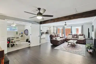 Image de Nrh Family Game Night! Sleeps 6! Garage parking!