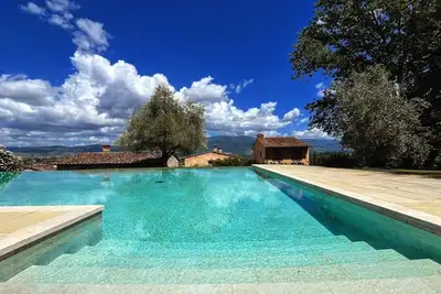 Image de Authentic Tuscan Villa close to Florence - Stunning Swimming Pool - Wi Fi \n