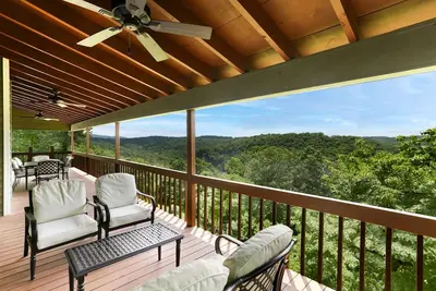 Image de Toccoa Overlook - Mtn and River Views, Hot Tub, Fire Pit, and Game Room