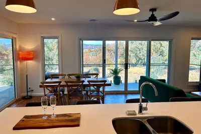 Image de House on the Hill - with Vrbo