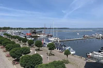 Image de GroĂźes 4 Personen Apartment mit Direktem Blick auf den Hafen und Barther Bodden