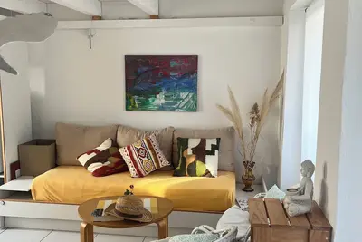 Image de Bungalow lumineux et convivial dans village de vacances plage naturiste en Corse
