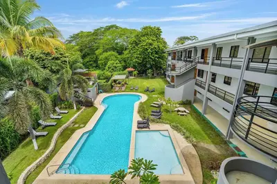 Image de Coastal 3br | Pool + Walk to Beach