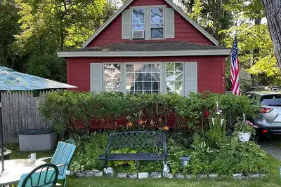 Image de Saratoga Lake Rustic Cottage