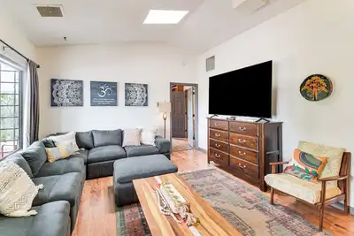 Image de Yosemite Wellbeing Retreat on 5 Acres w/ Mtn Views