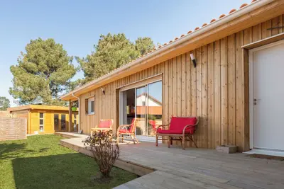 Image de Maison chaleureuse avec Spa, idéal pour vacances en famille entre plage (2km)