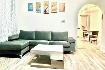 Image de 1127 / Downtown Dubuque, first floor, free parking