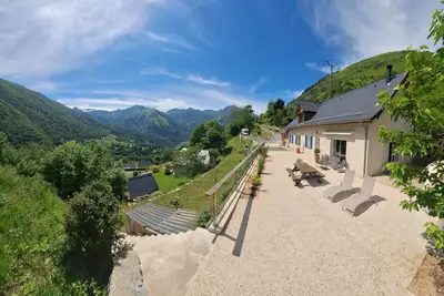 Image de Maison ensoleillée avec superbe vue montagne, au départ de randonnées