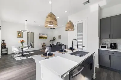 Image de Escape to Tranquility Deluxe: Quiet Home Near Top Attractions & Family-Friendly