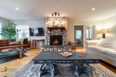 Image de Lake House Lodge | Fireplace | Family Friendly