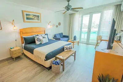 Image de Near Beaches: Soak up the sun with ocean breezes.