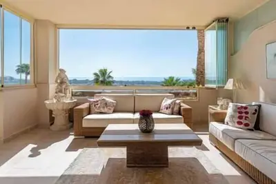Image de Enjoy Sea Views - 2br w\/ Parking, Pool, Wifi