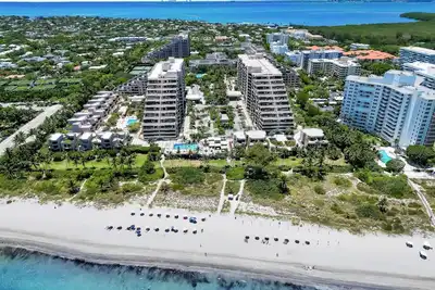 Image de 3 bed condo Botanica Key Biscayne Miami