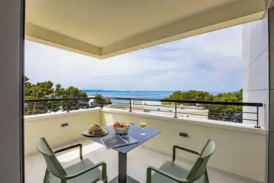 Image de Ferienwohnung Sunrise Direkt am Strand in Makarksa mit 2 Schalfzimmern