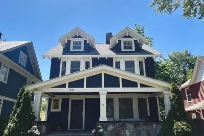 Image de Spacious Eastown Home