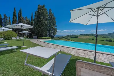 San Gimignano Apartment with Pool Ap. 1