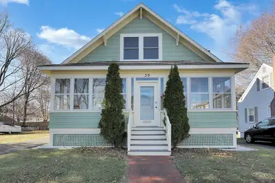 Image de Central Berkshire Craftsman - Long Terms Welcome!