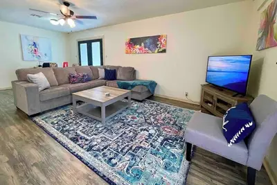 Image de Cheerful Watercolors in 2br Cottage