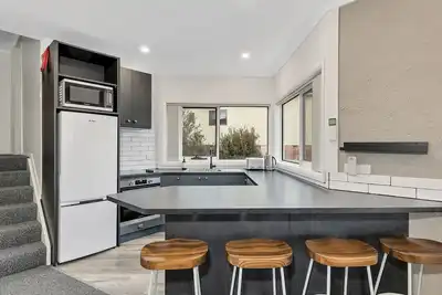 Image de Parkwood 5 - 2br Split Level l Spa Bath l Bbq l Central Location l WiFi