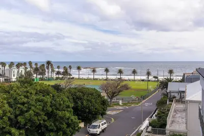 Image de Beachside Views Apt - 3 mins from the beach
