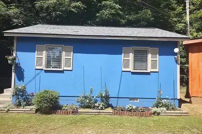 Image de Quaint cabin with beautiful surroundings and close to Franklin pet friendly