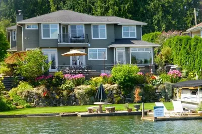 Image de 5-bed Lakefront near Tacoma Seattle