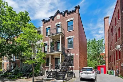 Image de Laurier Park, completely renovated 2 bedrooms with private terrasse and parking!