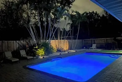 Image de Gorgeous Pool Home Minutes to Downtown/Beaches
