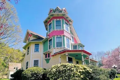 Image de Cozy apartment with a bird's eye view of Chester. 5 minute walk downtown