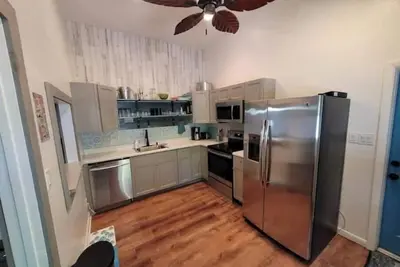 Image de Relax by your very own pool in St Pete. Very close to beaches, pet friendly.