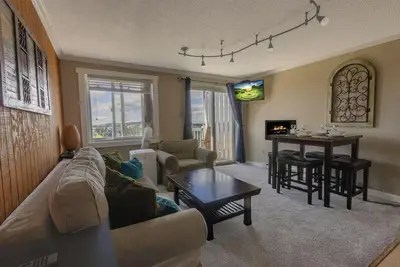 Image de Ml 340: Amazing lift & mountain views, new deck + Ac!