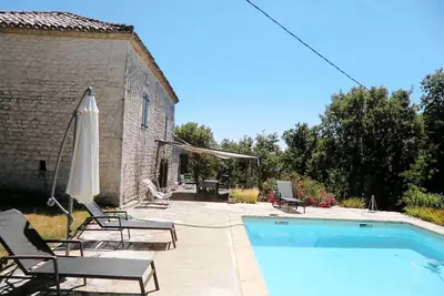 Image de Maison de vacances 'Maison De Vacances La Boissière' avec piscine privée, Wi-Fi et climatisation