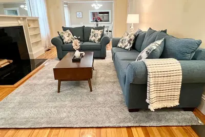 Image de New 3 Bedroom, 1 Bathroom w A/C