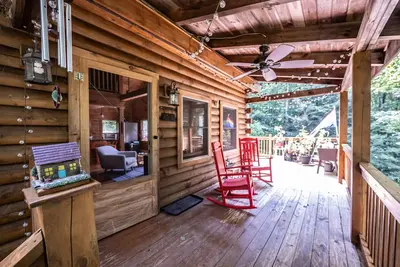 Image de Into the Woods- Berkshire Cabin Retreat!