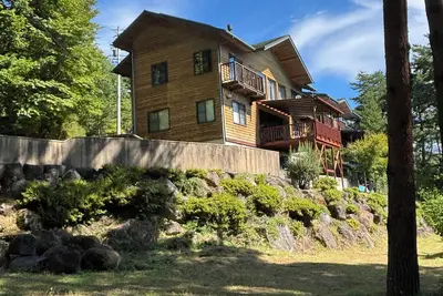 Image de Large Western House with deck overlooking Lake Suwa, Sth Alps & Mt Fuji