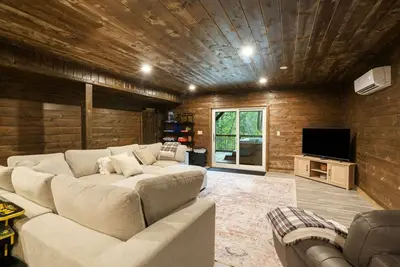 Image de Cabine-Moderne-Salle de bain privée séparée-Game Haven