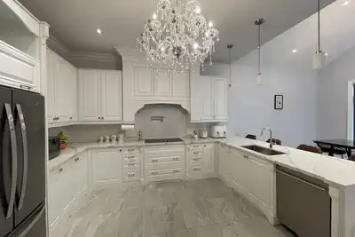 Image de Dream Escape! Pristine home 5 mins to Canada's Wonderland - 20 mins to Pearson
