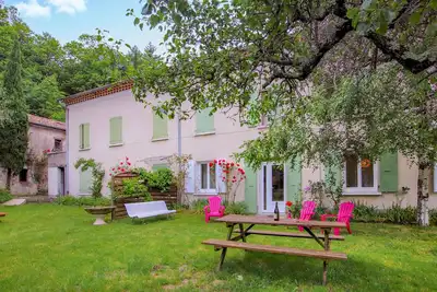 Image de 2 bedroom stunning home in Burzet