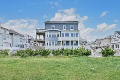 Image de Unreal ocean Beach Pad - beachfront & boardwalk