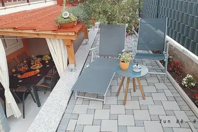 Image de Appartement de deux chambres avec la terrasse et la vue sur le mer Kastel Kambelovac, Kastela (A-21645-c)