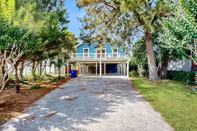 Image de Dog friendly coastal retreat with short walk to the beach and enclosed yard