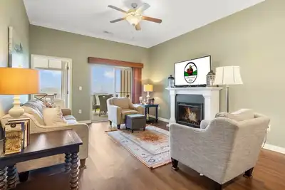 Image de Lake View Condo with 2 K Beds, Golf & Ticket Discounts!