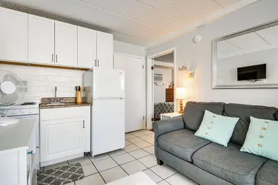 Image de Beachfront Wildwood Crest Condo w/ Pool Access!