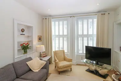 1a Carmelite Street, family friendly, with open fire in Banff
