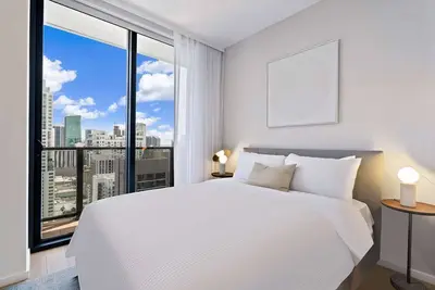 Image de Explore Downtown Miami in Style! Sophisticated City View Suite with Kitchen!