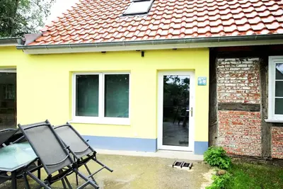 Image de Maison mitoyenne spacieuse à Lohmen avec jardin privé