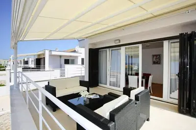 Image de Villas Punta Skala Apartments avec piscine