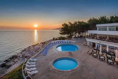 Image de Appartement Fontana Resort א Jelsa avec piscine