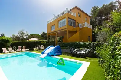 2 demeures privées dans une magnifique villa!