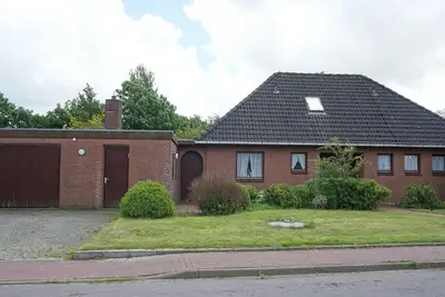 Image de GroĂźes Einfamilienhaus fĂĽr 6 Personen mit Terrasse und Garten
